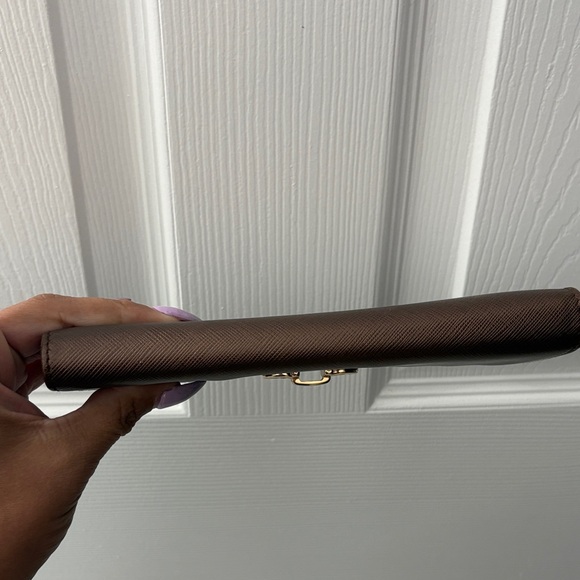 Salvatore Ferragamo Gancini Continental Wallet. - Picture 16 of 16